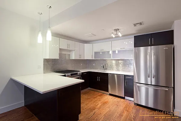 Sold by aptsandlofts.com | media 10