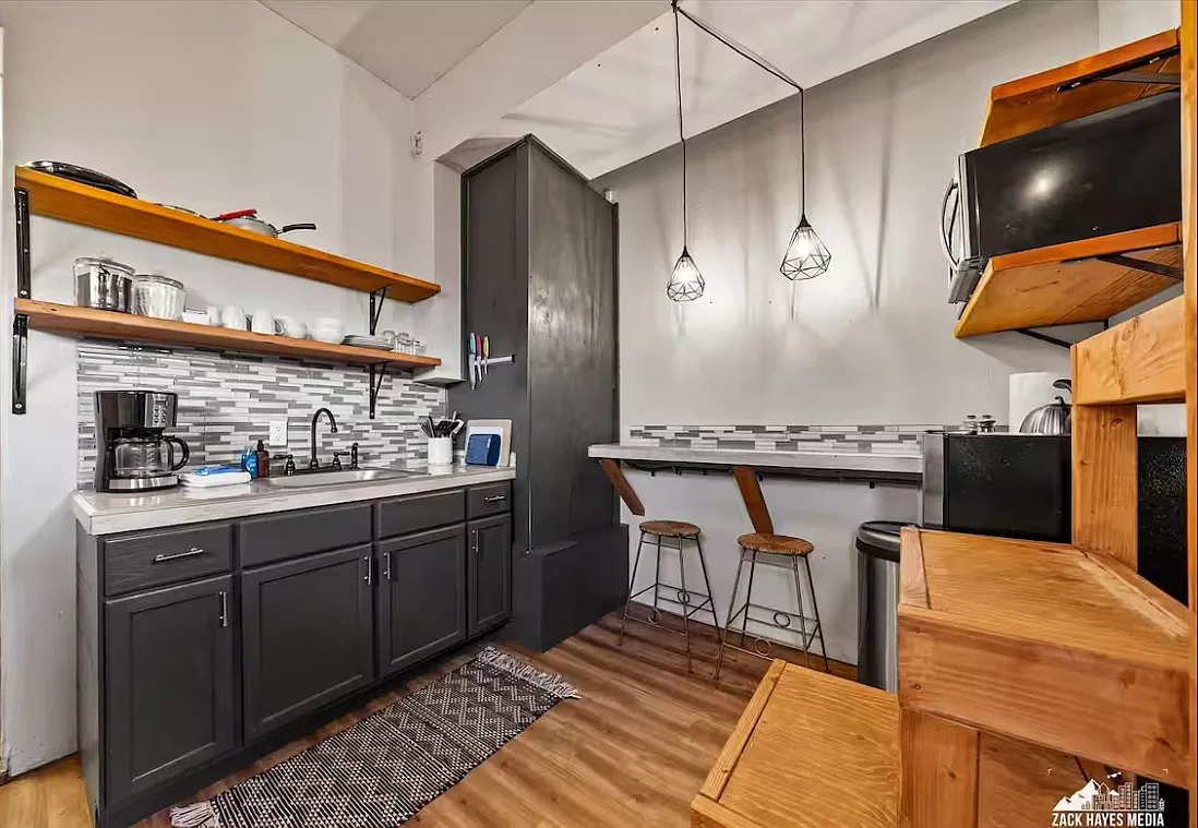 1 bed, 650 sqft, $1,500 — Photo 2