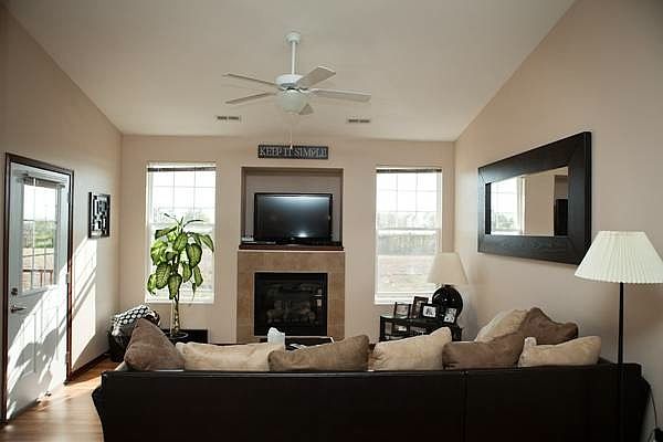 778 SQ. FT. one bedroom apartment for sublet starting in Dec