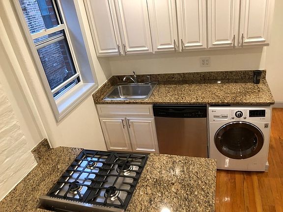 2nd image of 106 Norfolk St APT 23