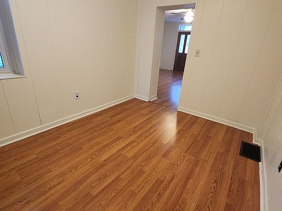 5th image of 329-331 E Washington St