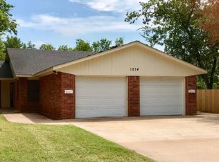 1214 NW Arlington Ave, Lawton, OK 73507