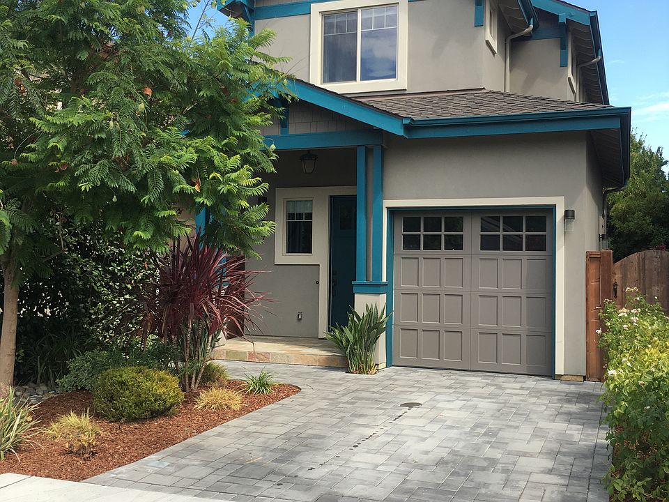 Exterior with one car garage