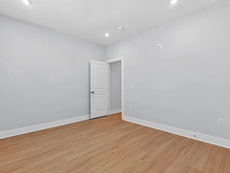 822 N 40th St — Photo 22