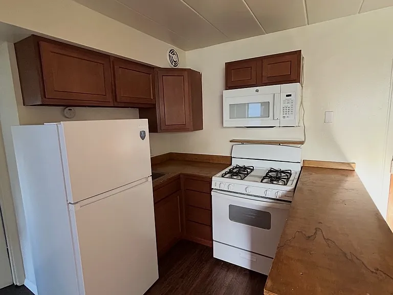 2560 Harrison Ave #15 — Photo 1
