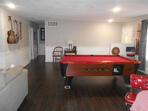 3rd image of 1304 N Hills Blvd