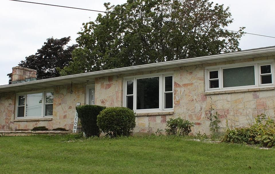 2nd image of 4560 Buchanan Trl E