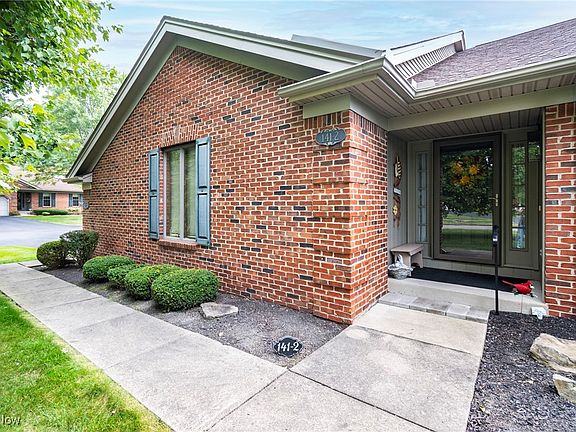 5th image of 141 Talsman Dr #2