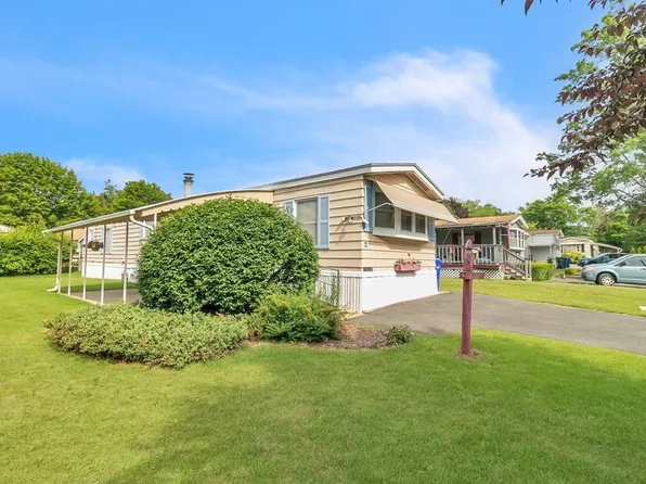 44 Contessa Dr, Springfield, MA 01119