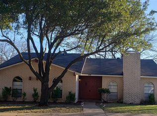 7318 Blackwillow Ln, Dallas, TX 75249