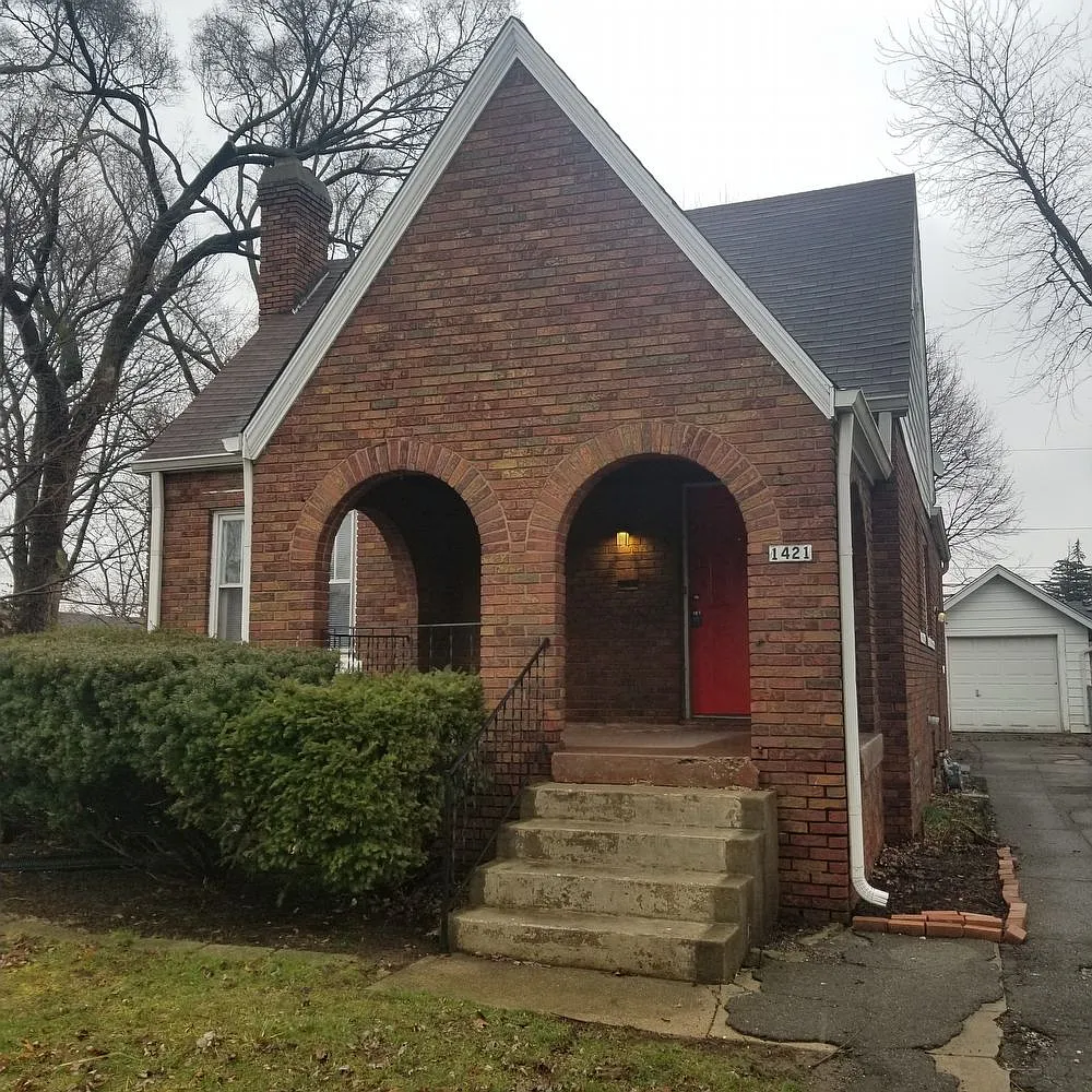 1421 N Berwick Ave photo 1