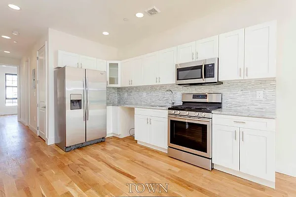 Rented by Town Residential | media 10