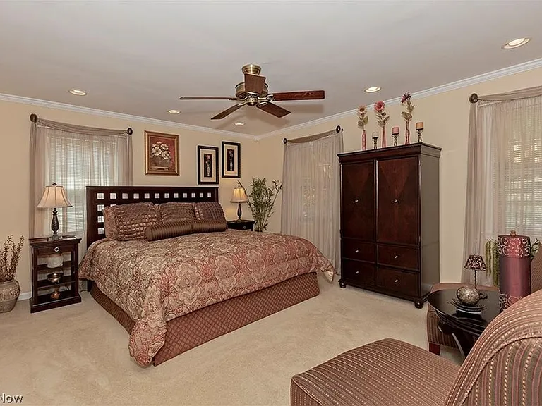 2415 Fenwick Rd — Photo 16