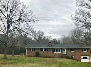 141 Edgewood Cir, Mocksville, NC 27028