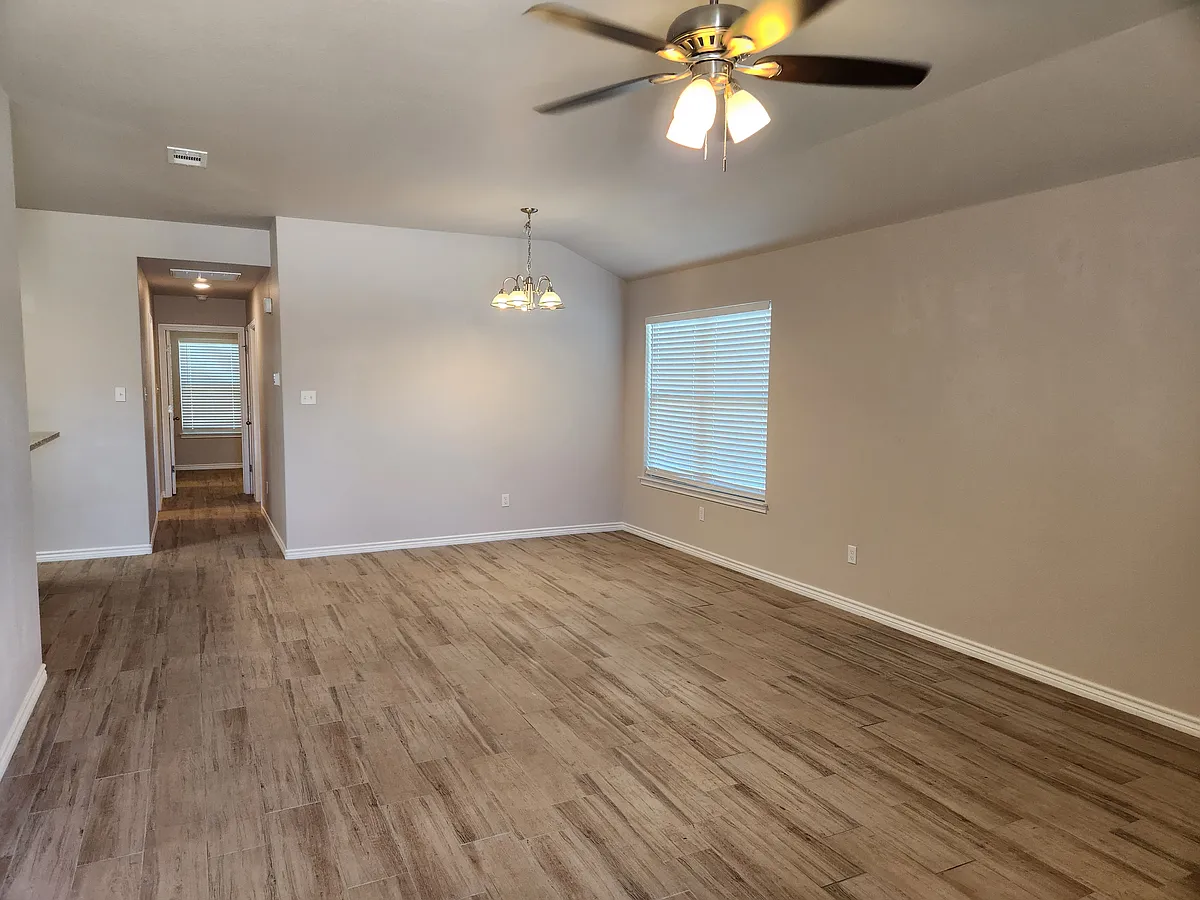 Building Photo - 332 Arnold Dr #B