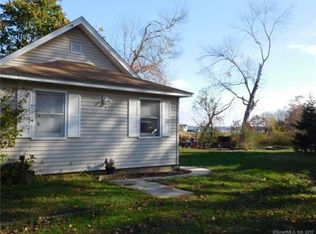 8 Manwaring Rd, Niantic, CT 06357