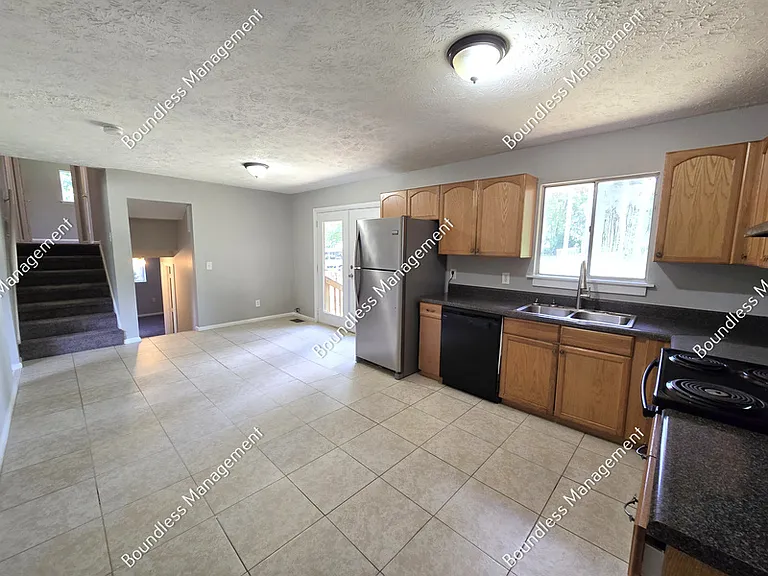 8834 Homewood Dr — Photo 6