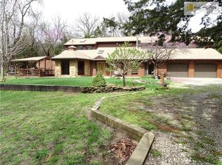 1901 N 500th Rd, Baldwin City, KS 66006