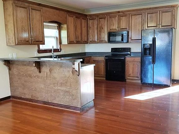 2nd image of 3516 Walnut Grove Ln NE