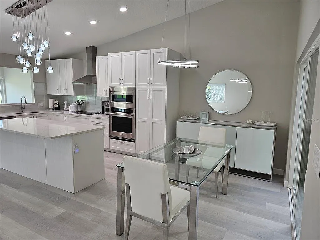 2 bed, 2.0 bath, 2259 sqft, $4,500 — Photo 4