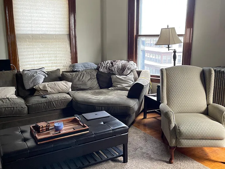 325 Faneuil St — Photo 1