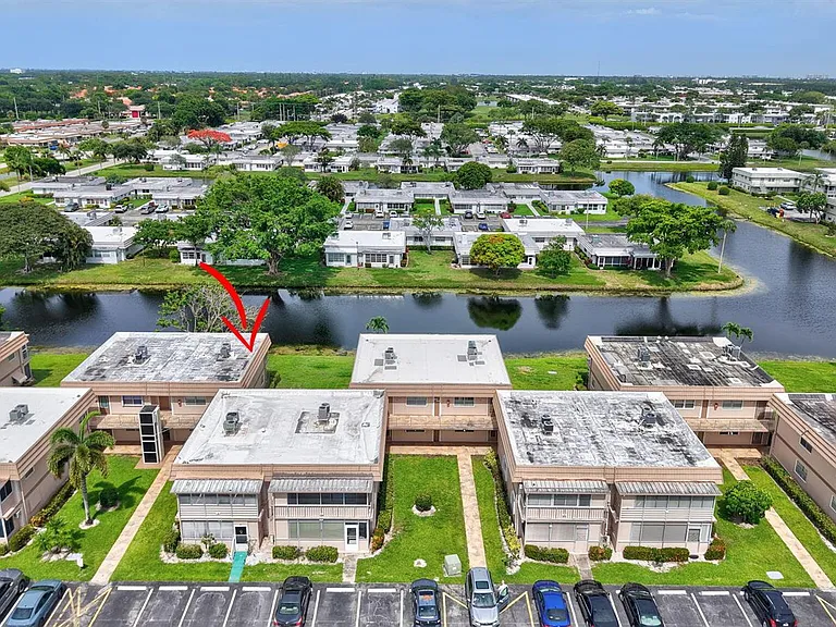 11 Brittany Ave #A — Photo 40
