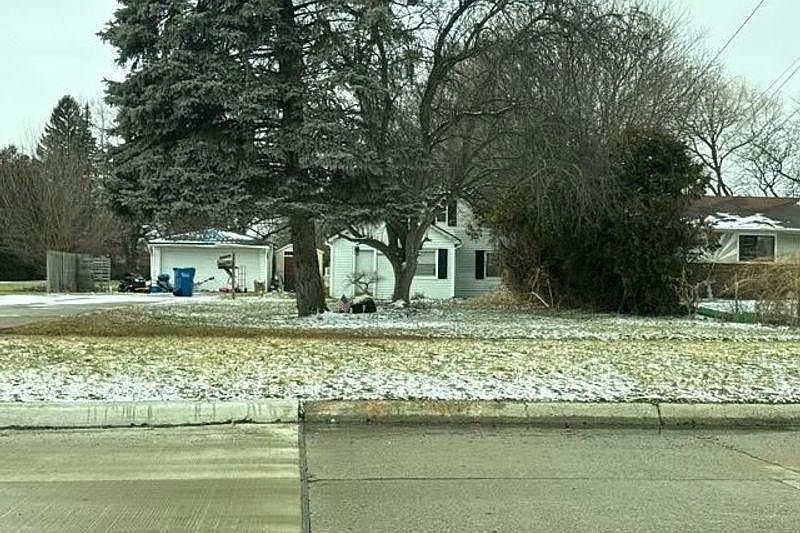 1st image of 27501 Milton Ave