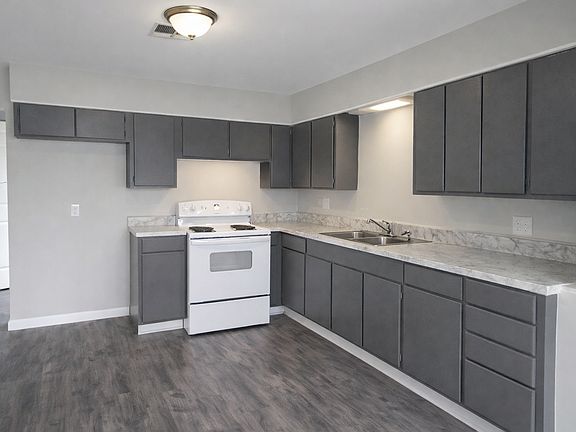 2nd image of 430 Westwood Dr #2