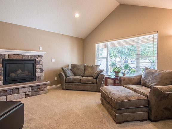 4th image of 1020 Willowdale Ave