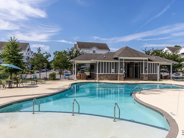 Creekside at Greenlawn Apartment Homes — Photo 9