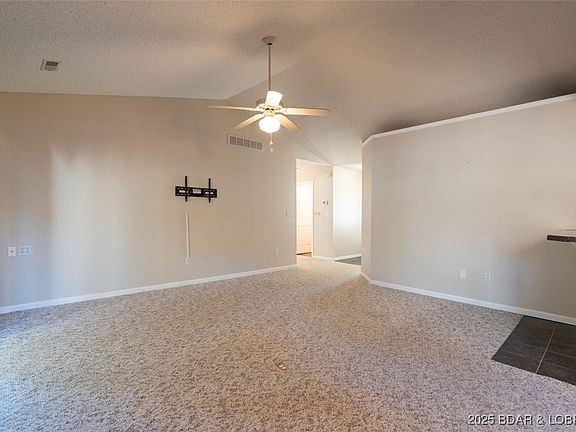 4th image of 3838 Meadow Ln
