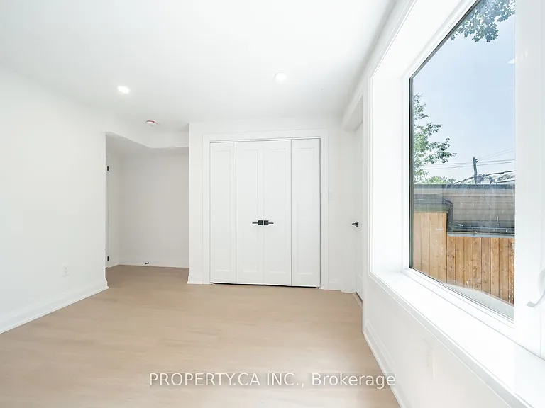 344 Highfield Rd #LOWER — Photo 12