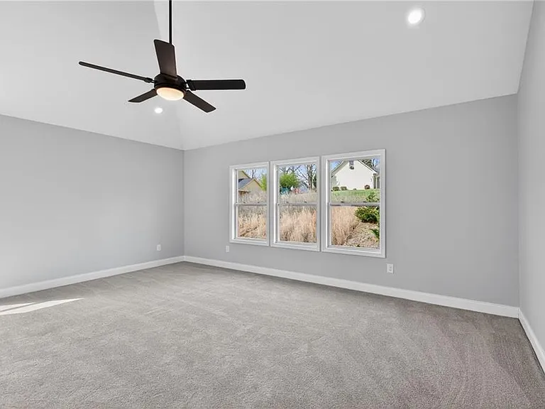 1226 Bloomsbury Ln — Photo 4