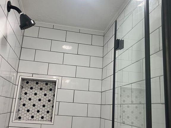 2nd image of 625 W 46th St