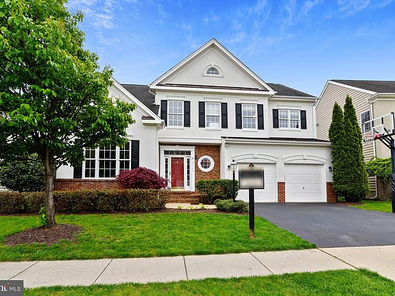 2nd image of 43773 Farmstead Dr
