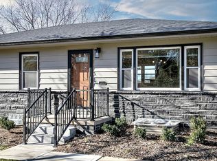 3074 S 44th St, Omaha, NE 68105