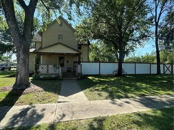 502 & 506 N 7th St, Humboldt, KS 66748
