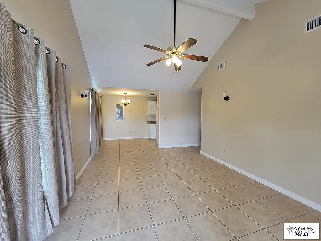 2 bed, 2.0 bath, 1307 sqft, $1,300 — Photo 2