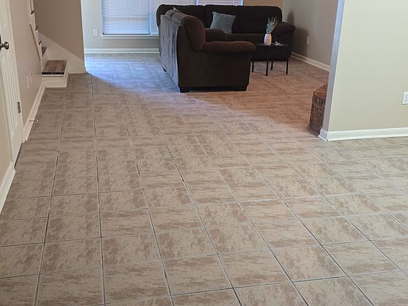 4th image of 1529 Richmond Dr