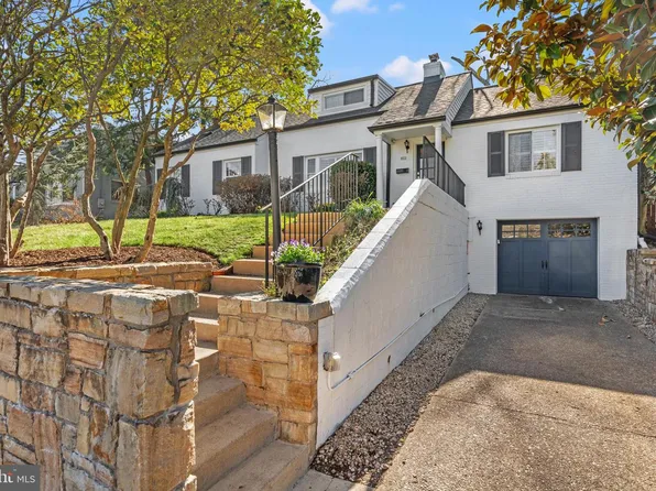 402 Skyhill Rd, Alexandria, VA 22314