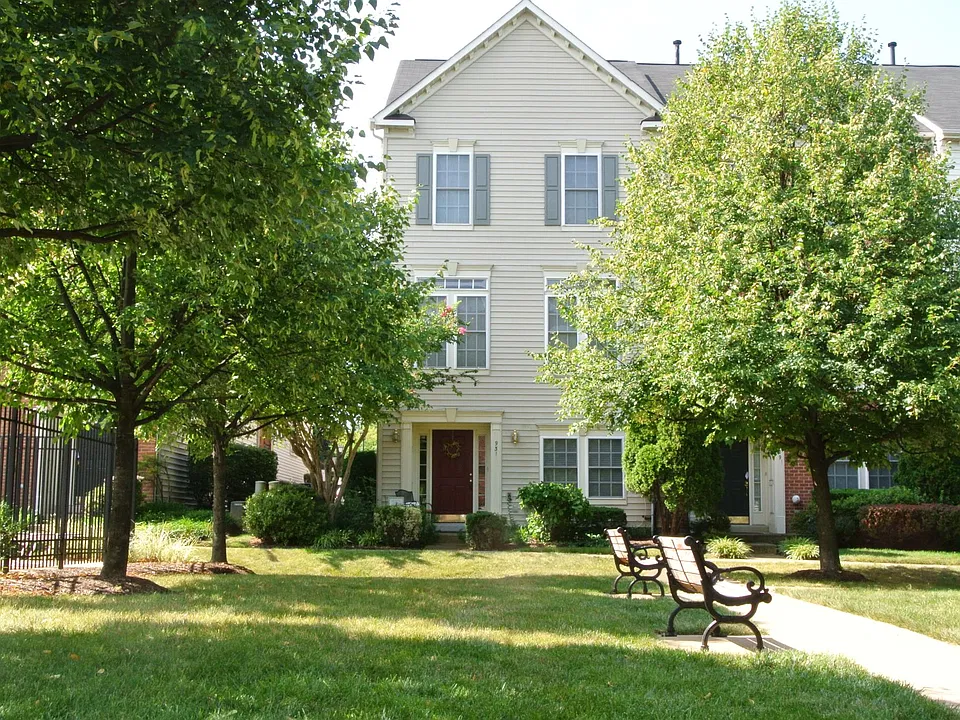 931 Harrison Cir