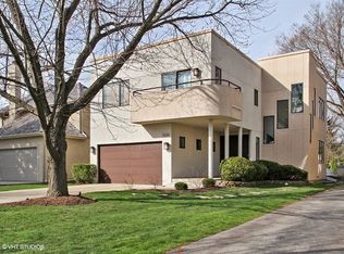 1530 McCraren Rd, Highland Park, IL 60035