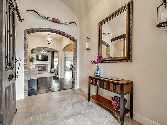 4th image of 11924 Drummond Ln