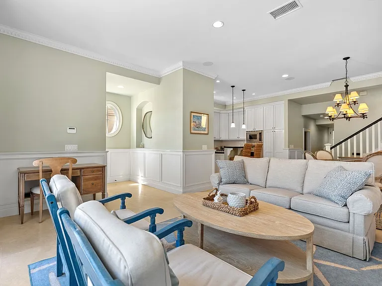 705 Goldenrod Ave — Photo 4