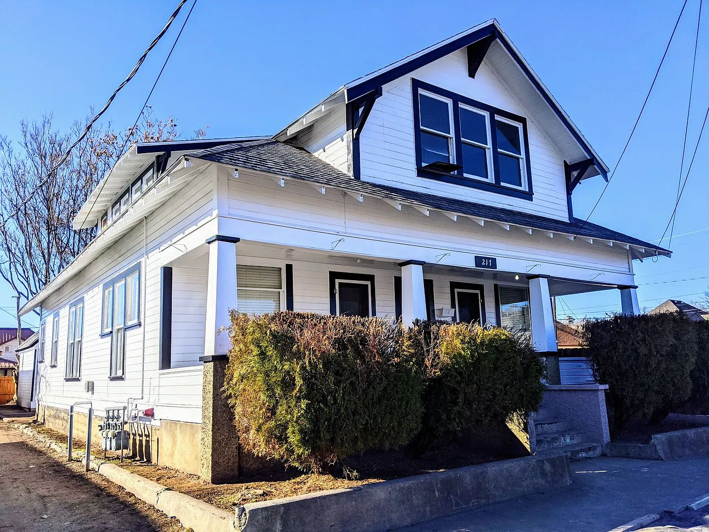 1 bedroom/ 1 bath in Triplex — Photo 1