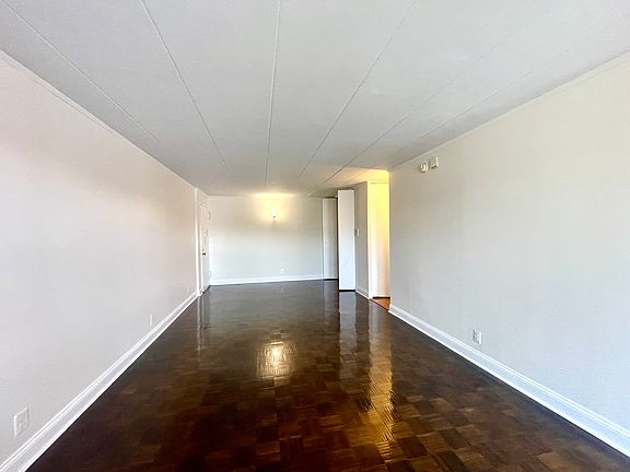 3rd image of 32 Park Ave #4M