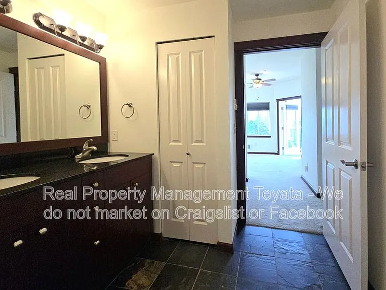 259 W Bakerview Rd #C401 — Photo 12