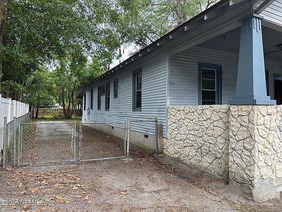 2nd image of 3218 PERRY Street