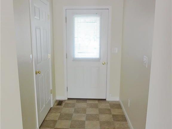 2nd image of 1706 N Oakmont Ave