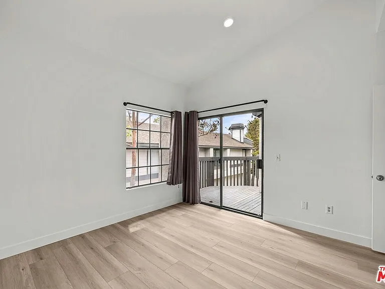 2522 W Macarthur Blvd #D — Photo 8